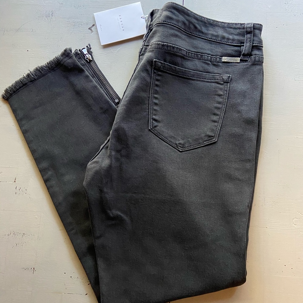 KanCan Black Jeans 15/31 w/ ankle zip & frayed hem